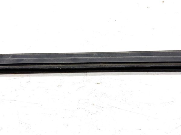 05-11 Cadillac Sts Passenger Right Front Window Belt Molding Sweep Oem — photo 4