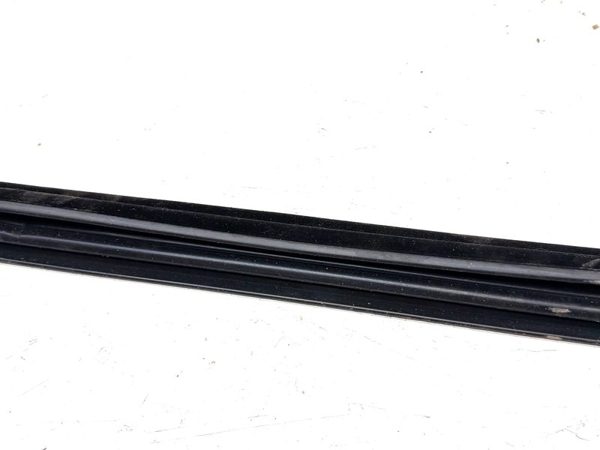 05-11 Cadillac Sts Passenger Right Front Window Belt Molding Sweep Oem — photo 5