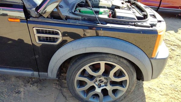 2006 Land Rover LR3 Fender RH Black — photo 2