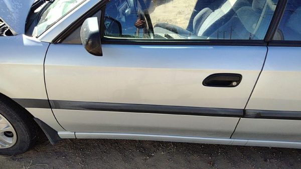 2002 Subaru Legacy Front Door LH Silver — photo 2
