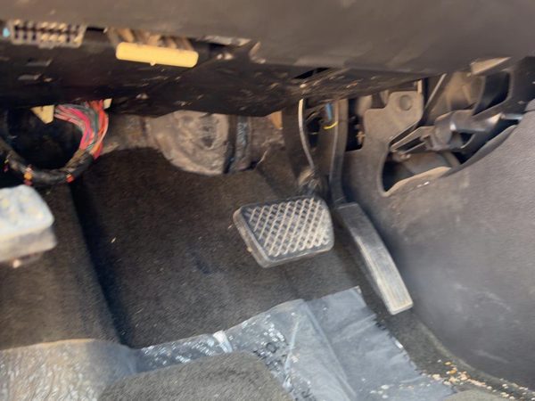 2014 Chevy Equinox Brake Pedal Assembly Oem — photo 1