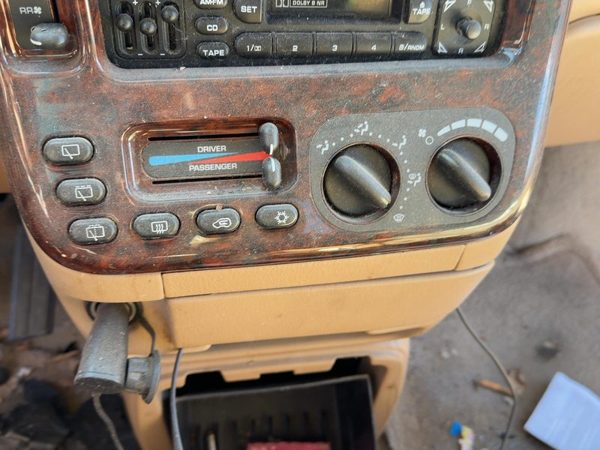 96 Town & Country Temperature Control Module In Dash Heater Ac Head Unit Rear Ac — photo 2