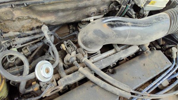 2000-03 Focus Station Wagon Throttle Body Valve Complete With Sensors 2.0L Dohc — photo 4