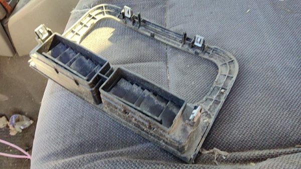 1999-2004 Jeep Grand Cherokee Trim Bezel Around Radio Surround Dash Panel Oem — photo 7