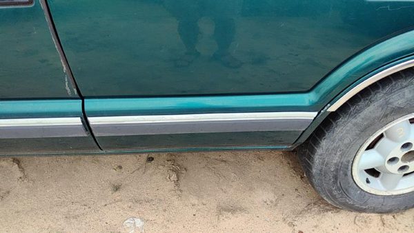 1995-1997 S10 Blazer Driver Left Rear Moulding From Door Oem Back Trim Strip — photo 2