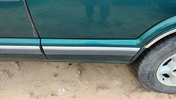 1995-1997 S10 Blazer Driver Left Rear Moulding From Door Oem Back Trim Strip — photo 3