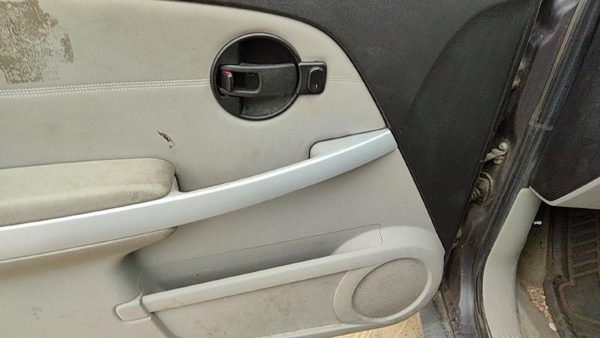 06-09 Equinox Driver Left Front Door Trim Panel With Master Switch Gray 142 — photo 6
