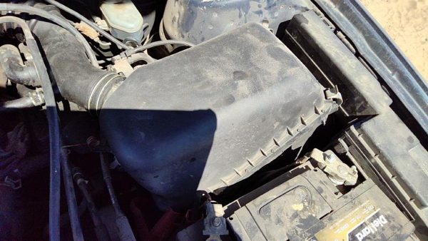 97-99 Camry Complete Air Intake Cleaner Filter Box Housing With Tube Oem 2.2L — photo 1