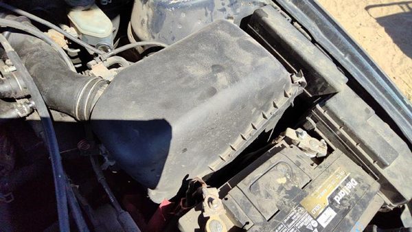 97-99 Camry Complete Air Intake Cleaner Filter Box Housing With Tube Oem 2.2L — photo 2