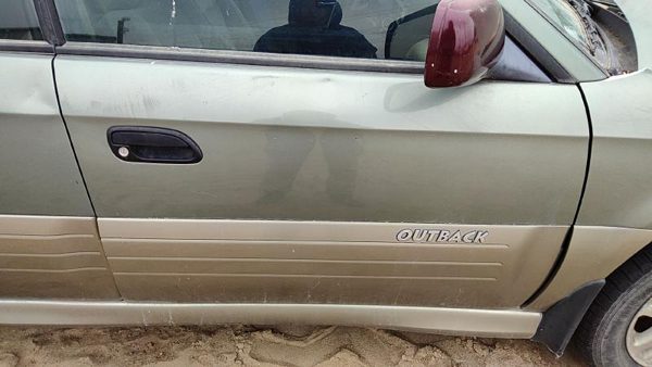 2004 Subaru Legacy Front Door RH Green Dent — photo 4