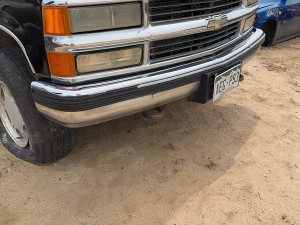 1988-1999 Chevy Silverado 1500 Front Bumper With Brackets Assembly Oem 15574111 — photo 1