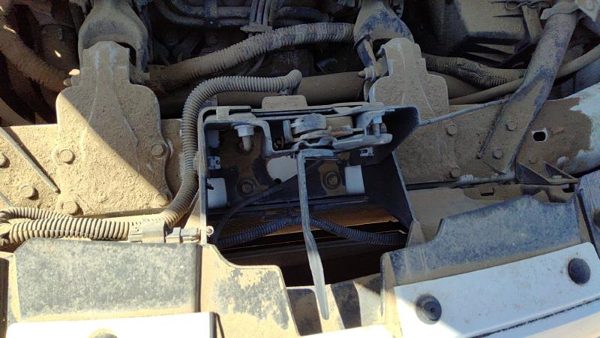 2005-2009 Chevy Uplander Hood Latch Assembly With Bracket Oem 15871561 — photo 1