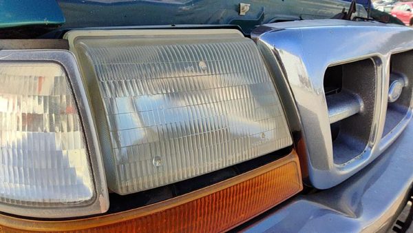 1998 Ford Ranger Headlamp Assembly RH F87Z13008EB — photo 3