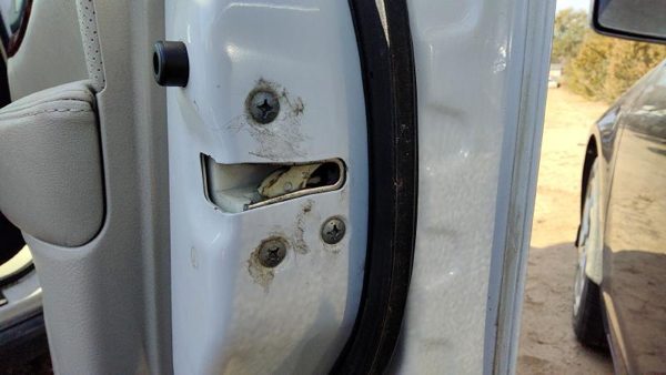 10-14 Subaru Legacy Outback Passenger Right Front Door Latch With Rods/Cables — photo 1