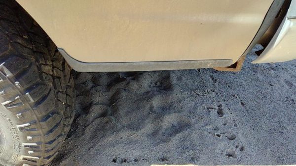 2000-2002 Ford Expedition Driver Left Rear Moulding On Quarter Panel Oem — photo 1