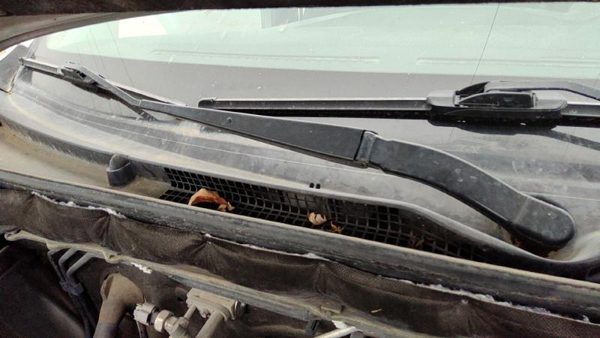 2010-2012 Subaru Legacy Outback Passenger Right Windshield Wiper Arm Blade Lever — photo 1