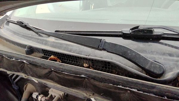 2010-2012 Subaru Legacy Outback Passenger Right Windshield Wiper Arm Blade Lever — photo 3