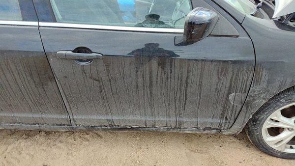 2011 Ford Fusion Front Door RH Black Uh — photo 2
