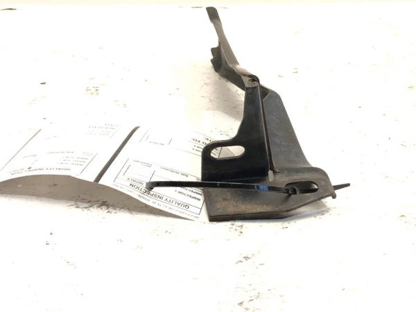 84-87 C4 Corvette Left Front Inner Fender Wheelhouse Support Bracket Drivers — photo 9