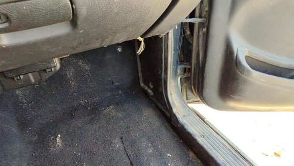 1997-1998 Suzuki Sidekick Passenger Right Lower Kick Trim Panel Oem Gray Gri — photo 4