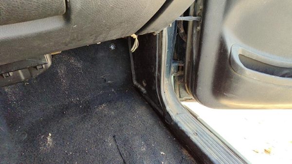 1997-1998 Suzuki Sidekick Passenger Right Lower Kick Trim Panel Oem Gray Gri — photo 3