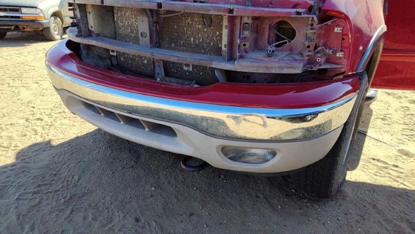 1999-2004 Ford F150 Front Bumper Assembly With Brackets Oem 4X4 Red Chrome — photo 2