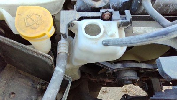 2005-2019 Subaru Legacy Outback Coolant Reservoir Radiator Overflow Tank Bottle — photo 2