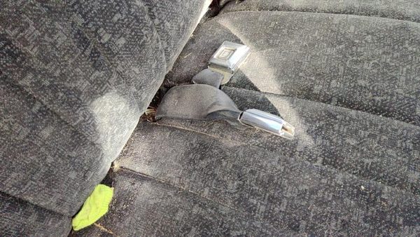 82-93 Chevy S10 Pickup Passenger Right Front Seat Belt Buckle Receiver Dark Gray — photo 1