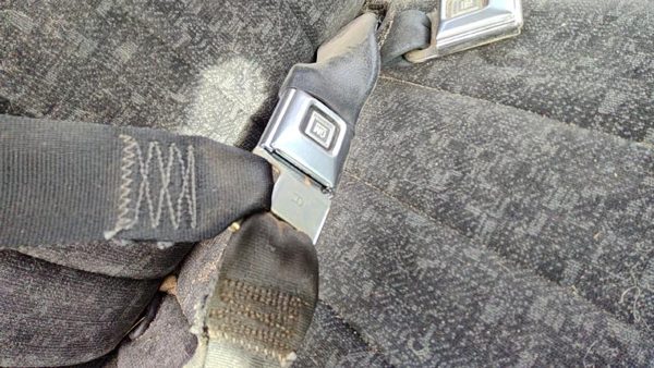 82-93 Chevy S10 Pickup Passenger Right Front Seat Belt Buckle Receiver Dark Gray — photo 4