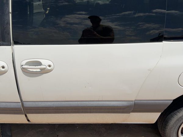 1999 Chrysler Voyager Rear Door LH Taupe Frost Ptk — photo 3