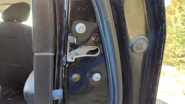 2006-2012 Ford Fusion Passenger Right Rear Door Latch With Rods/Cables Oem Back — photo 1
