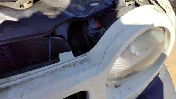 2005 Jeep Liberty Header Panel Cracked — photo 10