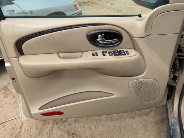 2004 Buick Rainier Driver Left Front Door Trim Panel With Master Switch Tan 332 — photo 2