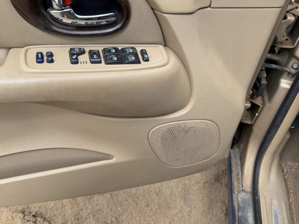 2004 Buick Rainier Driver Left Front Door Trim Panel With Master Switch Tan 332 — photo 6