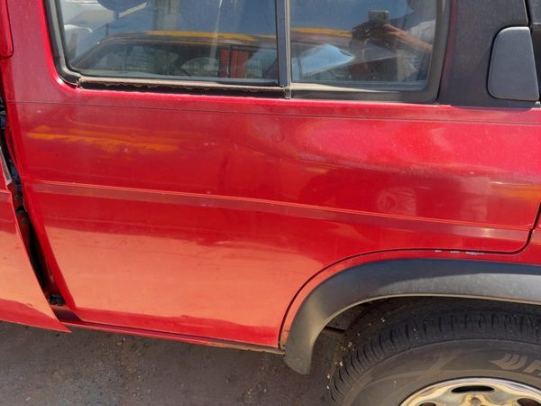 1994 Nissan Pathfinder Rear Door LH Red — photo 2