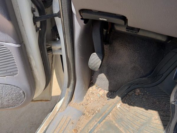 1999 Chrysler Town & Country Driver Left Lower Kick Trim Panel Oem Taupe All5 — photo 2