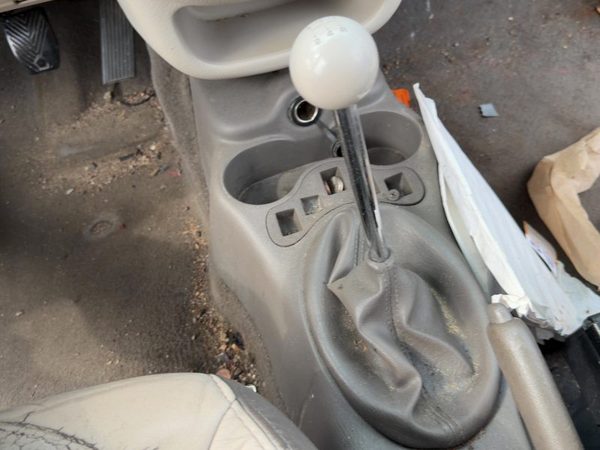 2002 Chrysler Pt Cruiser Center Console Assembly Floor Oem Taupe/Beige Fl — photo 3
