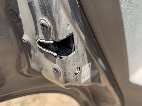 2004-2006 Cadillac Srx Driver Left Rear Door Latch With Rods/Cables Oem Back — photo 2