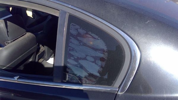 2008-2009 Pontiac G8 Driver Left Rear Vent Window Back Door Glass With Frame Oem — photo 9