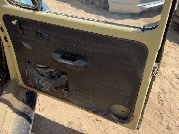 1971 Vw Super Beetle Passenger Right Front Door Trim Panel — photo 1