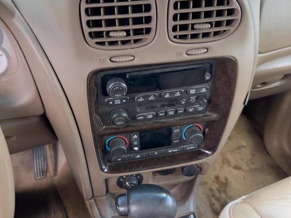 2004 Buick Rainier Trim Bezel Around Radio Surround Dash Panel Oem Tan 332 — photo 3