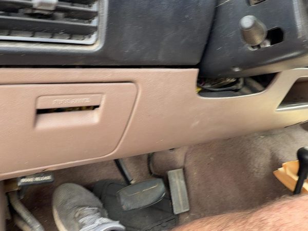 1992-1997 Ford F250 Lower Dash Under Column Knee Bolster Trim Panel Oem Brown Rk — photo 4