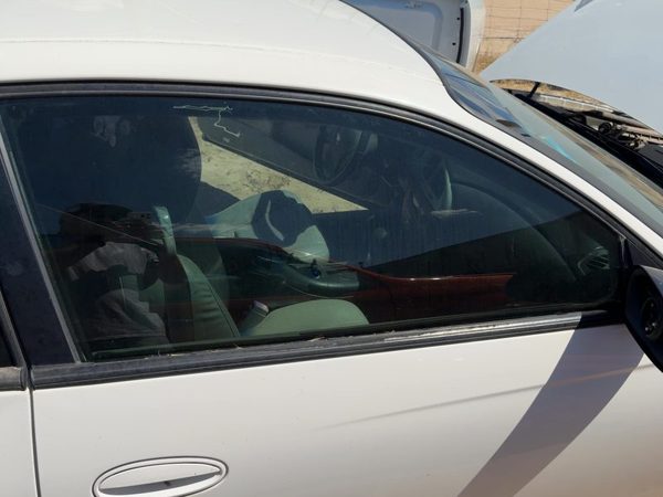 2000-2007 Chevy Monte Carlo Passenger Right Front Side Window Door Glass Oem — photo 1