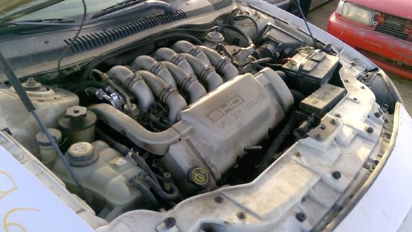 1999 Lincoln Continental — vehicle photo 8