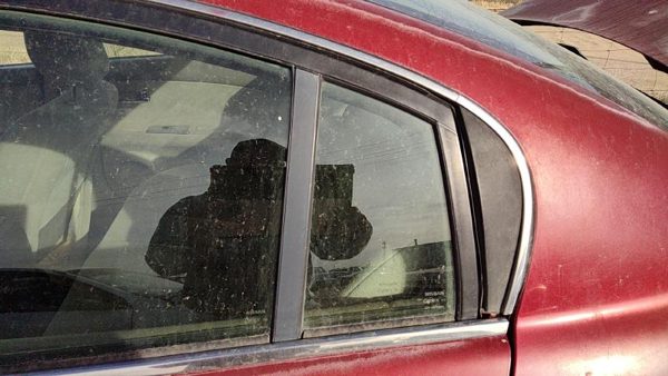 2002-2006 Nissan Altima Driver Left Rear Vent Window Back Door Glass With Frame — photo 2