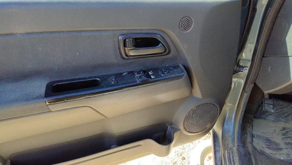 04-06 Canyon Driver Left Front Door Trim Panel Wth Master Switch Dark Pewter 19J — photo 5