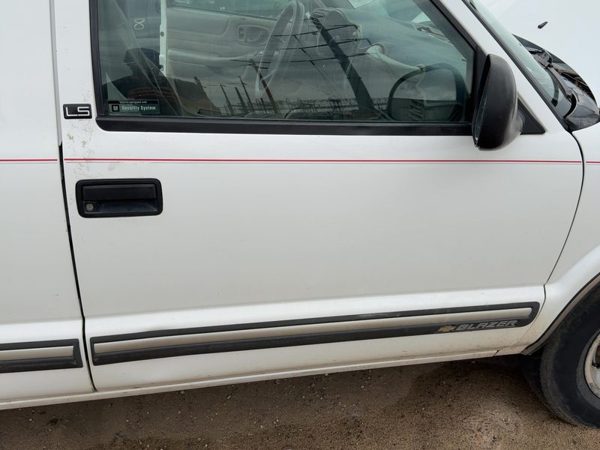 1998 Blazer S10/jimmy S15 Front Door RH White 50U — photo 3