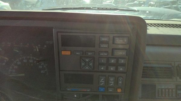 1992-1994 Chevy Suburban Stock Radio Oem Factory Stereo 12341718 — photo 1