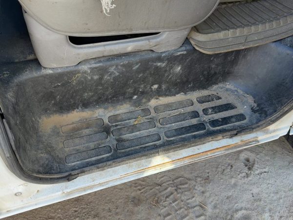 1996-2002 Chevy Express 2500 Passenger Right Front Sill Step Trim Panel Grey 92G — photo 4