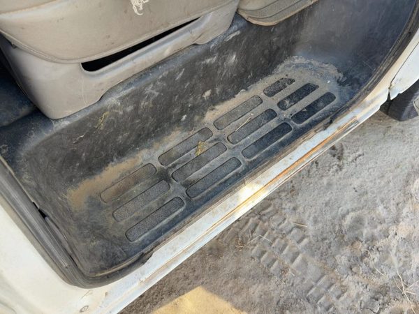 1996-2002 Chevy Express 2500 Passenger Right Front Sill Step Trim Panel Grey 92G — photo 5
